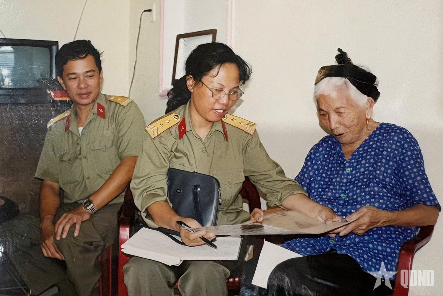 Người giữ lửa ký ức thời chiến